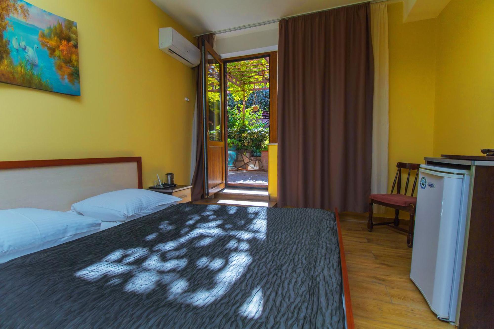 Irmeni Hotel Tbilisi Exterior foto